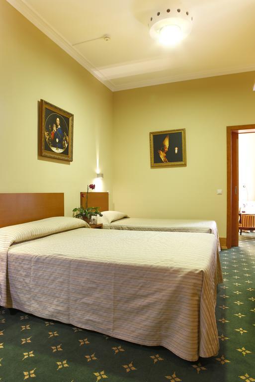 Domus Pacis Fatima Hotel Exterior photo