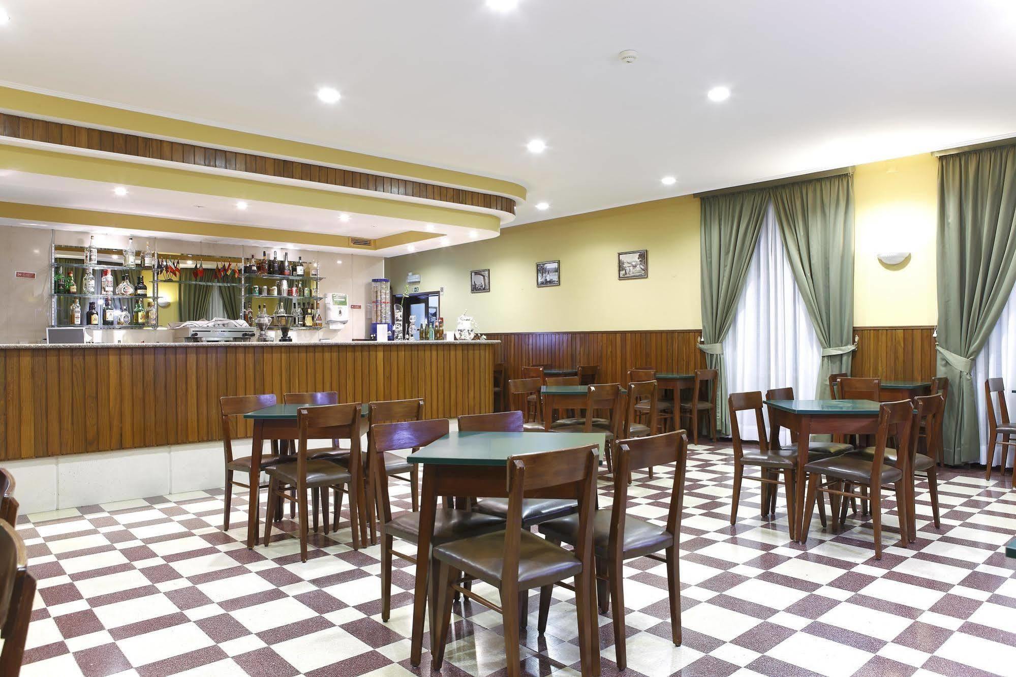 Domus Pacis Fatima Hotel Exterior photo